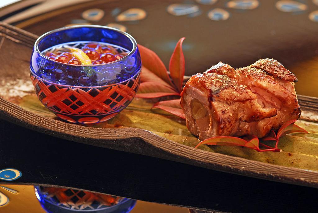 Hakone Tokinoshizuku Hotell Exteriör bild A pineapple upside down cake