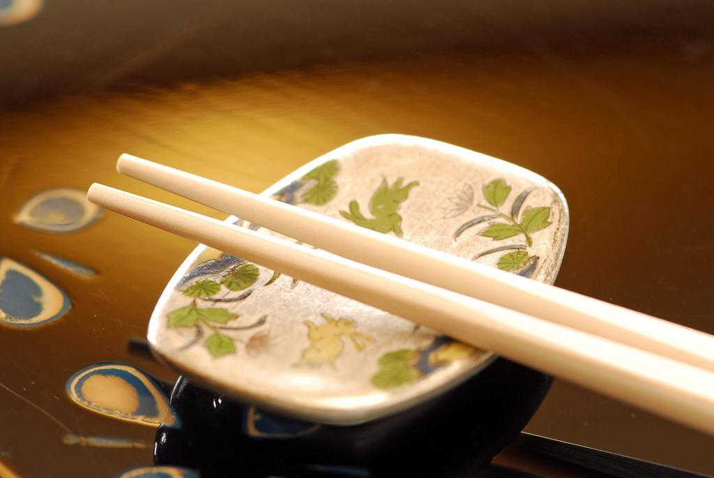 Hakone Tokinoshizuku Hotell Exteriör bild A pair of chopsticks