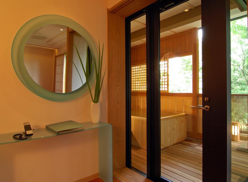 Hakone Tokinoshizuku Hotell Exteriör bild A modern onsen