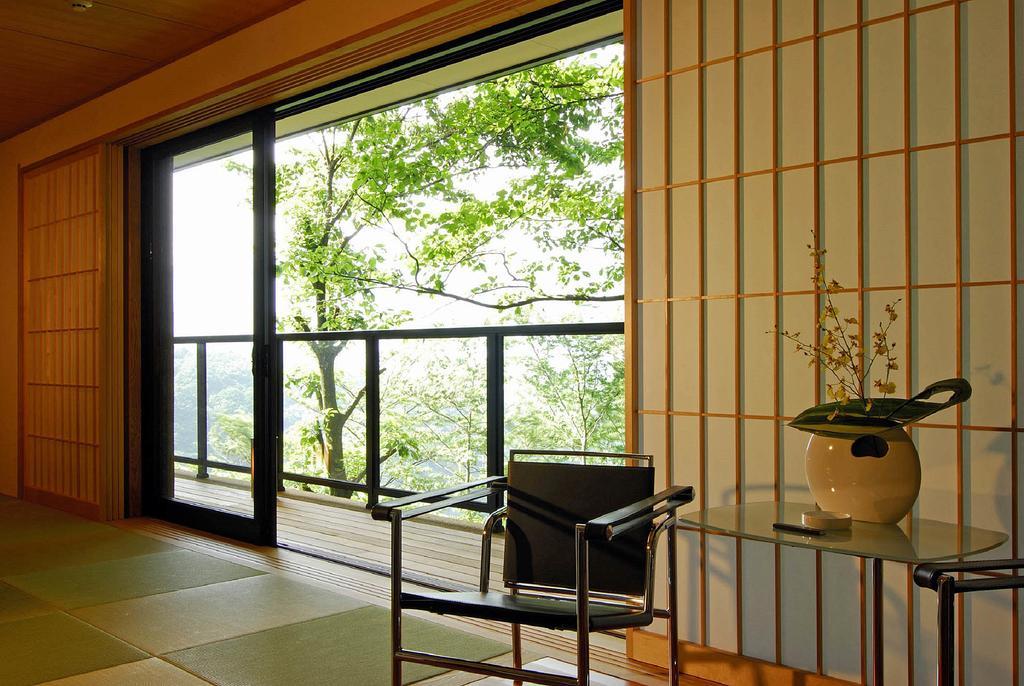 Hakone Tokinoshizuku Hotell Rum bild A shōji window