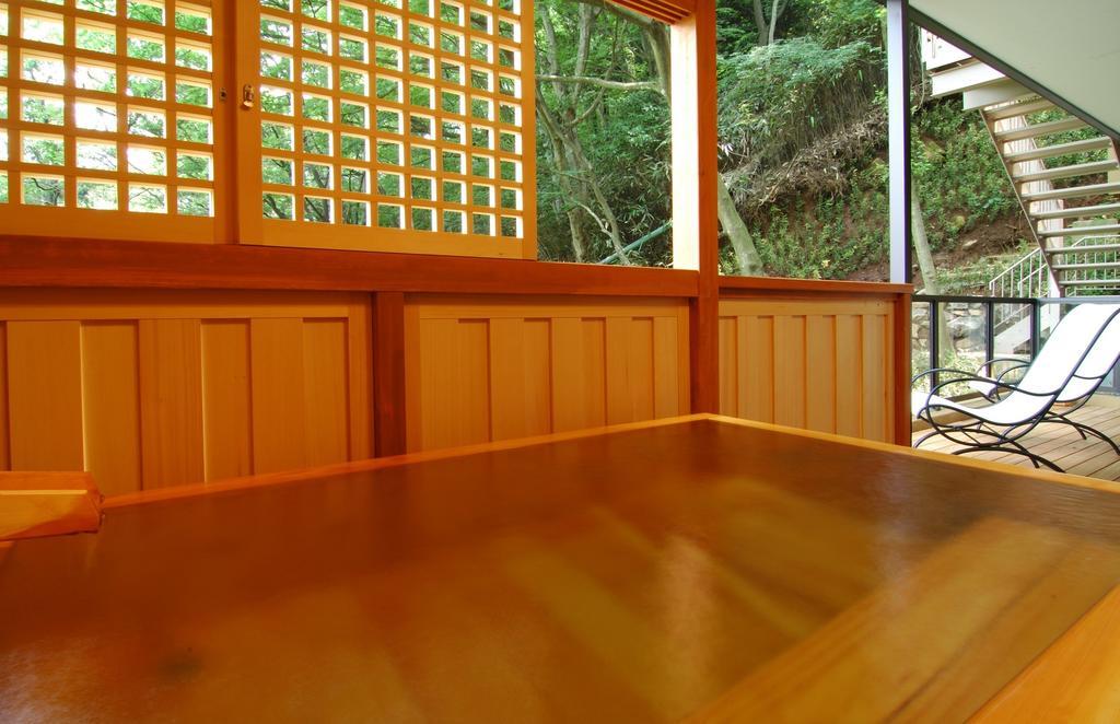 Hakone Tokinoshizuku Hotell Rum bild A traditional Japanese onsen