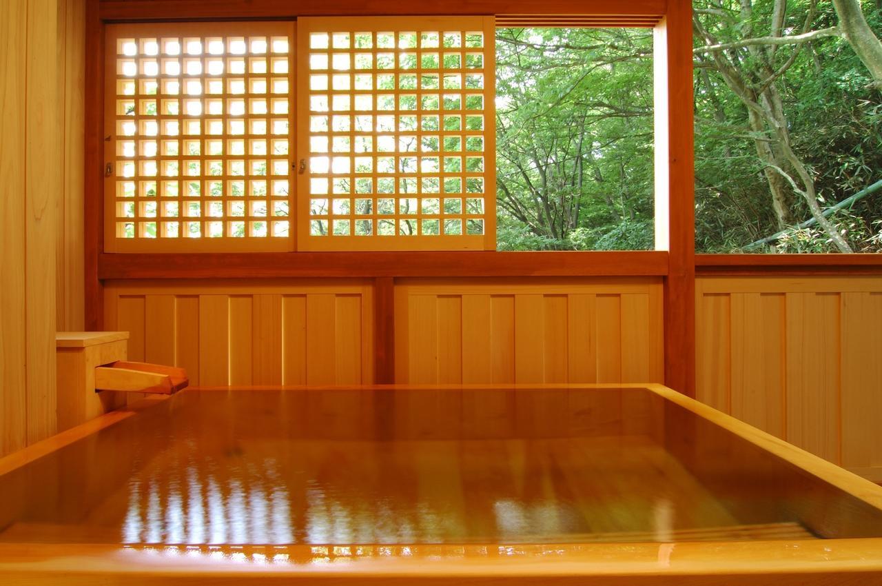 Hakone Tokinoshizuku Hotell Rum bild A traditional Japanese onsen